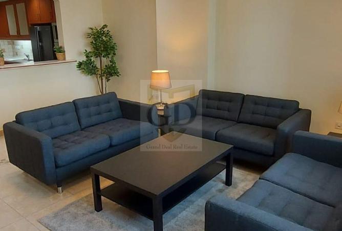 932056 - Property Image 2