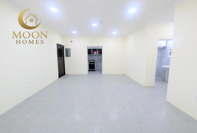 987239 - Property Image 2