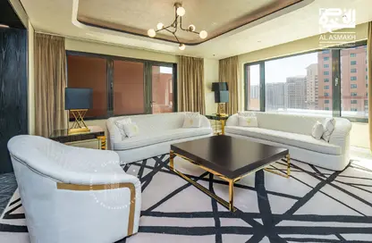 Apartment - 3 Bedrooms - 4 Bathrooms for rent in Tower 12 - Porto Arabia - The Pearl Island - Doha
