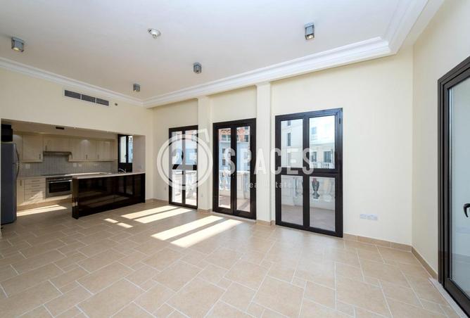 953325 - Property Image 2