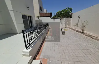 مجمع سكني - 4 غرف نوم - 4 حمامات للايجار في شارع المطار القديم - طريق المطار القديم - الدوحة
