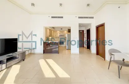 Apartment - 1 Bedroom - 2 Bathrooms for rent in Carnaval - Qanat Quartier - The Pearl Island - Doha