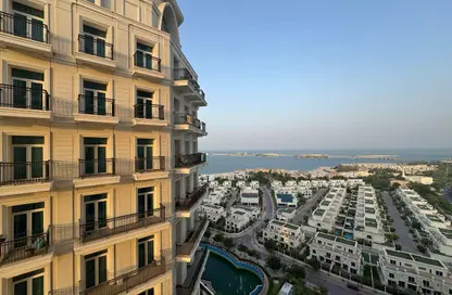 Apartment - 2 Bedrooms - 3 Bathrooms for rent in Floresta Gardens - Floresta Gardens - The Pearl Island - Doha
