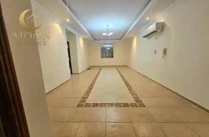 Apartment - 2 Bedrooms - 2 Bathrooms for rent in Al Sadd Road - Al Sadd - Doha