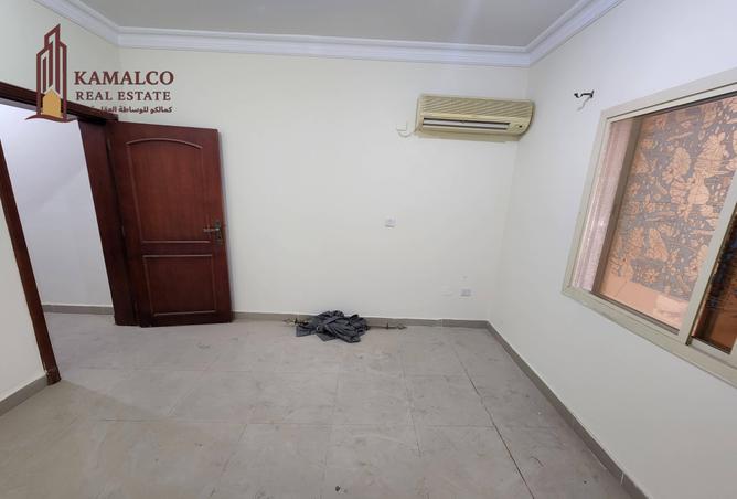 932842 - Property Image 3