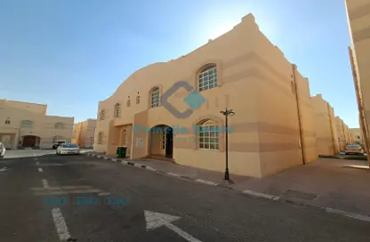 صورة لـ مبنى خارجي فيلا - 5 غرف نوم - 4 حمامات للايجار في شارع ام السنيم - عين خالد - الدوحة ، صورة رقم 1