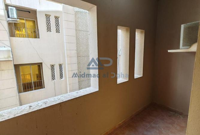 956784 - Property Image 2