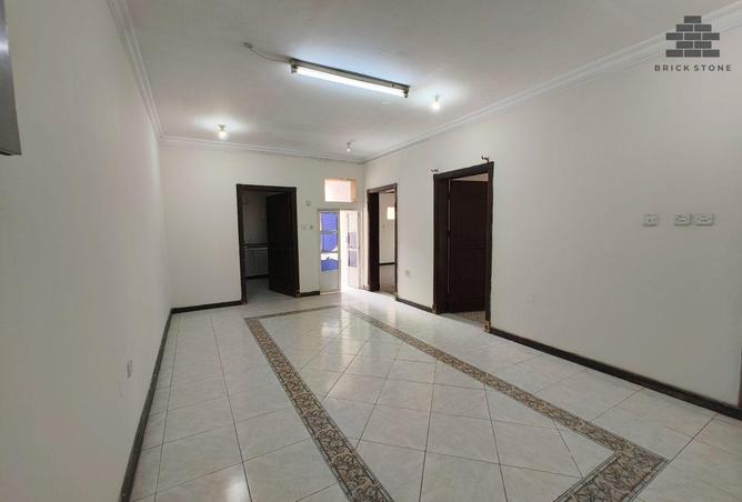 995033 - Property Image 2