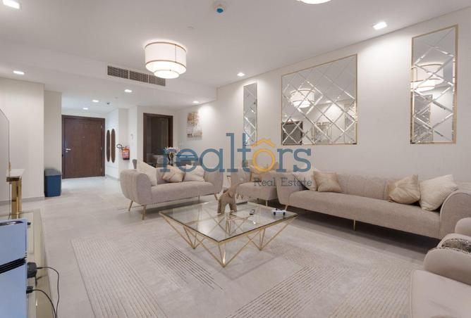 967115 - Property Image 2