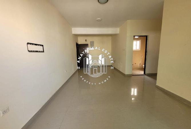 983187 - Property Image 2