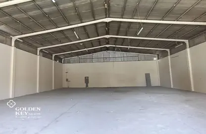 Warehouse - Studio - 3 Bathrooms for rent in Industrial Area 1 - Industrial Area - Doha