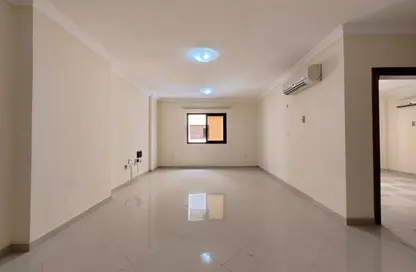 Apartment - 2 Bedrooms - 2 Bathrooms for rent in Anas Street - Fereej Bin Mahmoud North - Fereej Bin Mahmoud - Doha