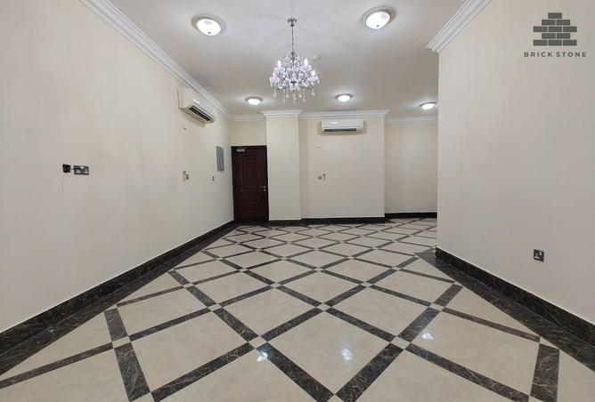 902005 - Property Image 3