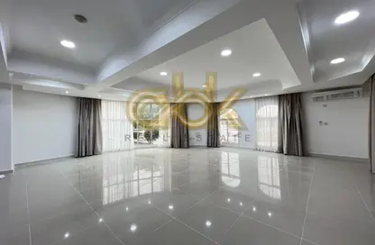 Villa - 4 Bedrooms - 5 Bathrooms for rent in West Bay Lagoon Villas - West Bay Lagoon - West Bay Lagoon - Doha