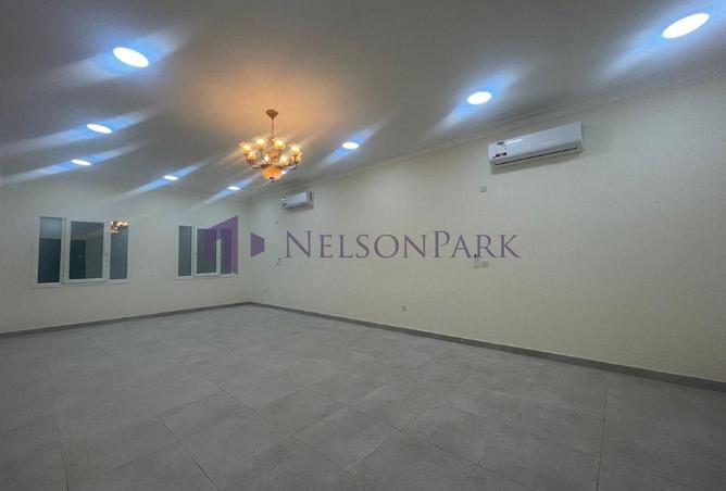 964043 - Property Image 3