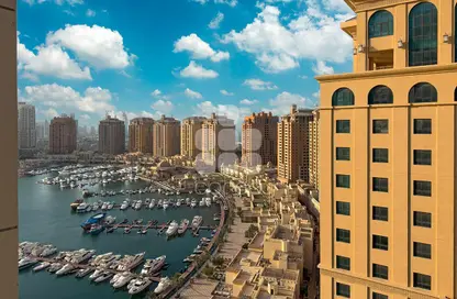 Apartment - 2 Bedrooms - 3 Bathrooms for rent in Tower 23 - Porto Arabia - The Pearl Island - Doha