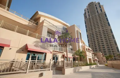 Apartment - 3 Bedrooms - 3 Bathrooms for rent in Abraj Bay - Abraj Quartiers - The Pearl Island - Doha