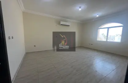 Villa - 5 Bedrooms - 4 Bathrooms for rent in Ain Khaled Villas - Ain Khaled - Doha