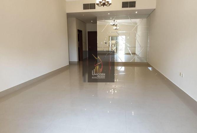 933551 - Property Image 2