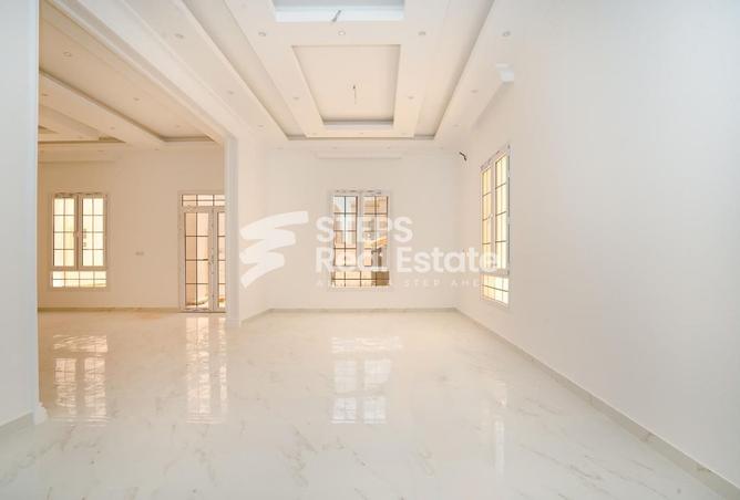 975956 - Property Image 2