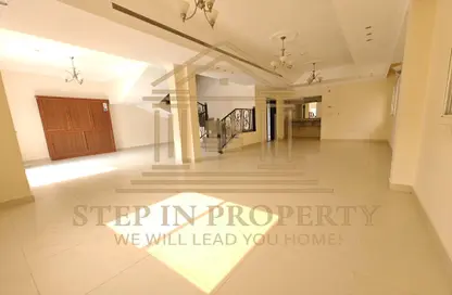 مجمع سكني - 3 غرف نوم - 3 حمامات للايجار في سوق الغرافة - الغرافة - الدوحة