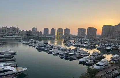 تاون هاوس - 2 غرف نوم - 3 حمامات للايجار في طريق بورتو الغربي - بورتو أرابيا - جزيرة اللؤلؤة - الدوحة