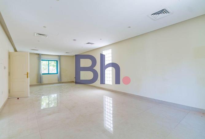 987760 - Property Image 2