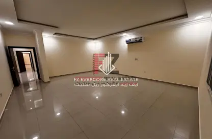 فيلا - 6 غرف نوم - 6 حمامات للايجار في طريق مسيمير - أبو هامور - الدوحة