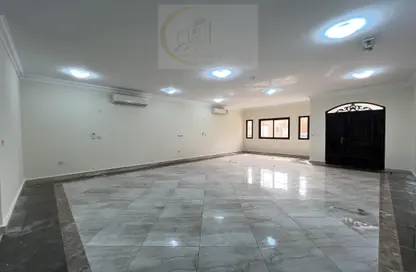 مجمع سكني - 6 غرف نوم - 6 حمامات للايجار في مجمع العين 3 - مجمع العين - عين خالد - الدوحة