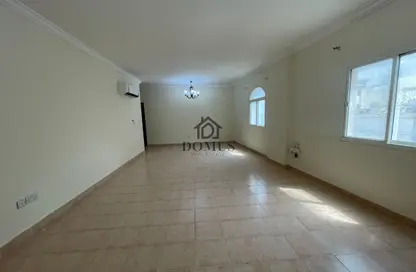 Apartment - 2 Bedrooms - 2 Bathrooms for rent in Tadmur Street - Old Airport Road - Doha