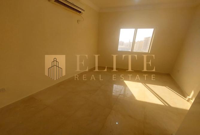 938121 - Property Image 2