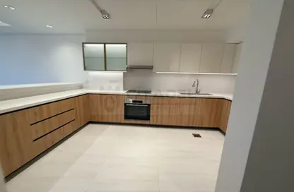 Apartment - 1 Bedroom - 2 Bathrooms for rent in Gewan Island - The Pearl Island - Doha