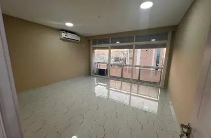 شقة - 3 غرف نوم - 3 حمامات للايجار في برج الرفاعة - سلاطة القديمة - سلاطة - الدوحة