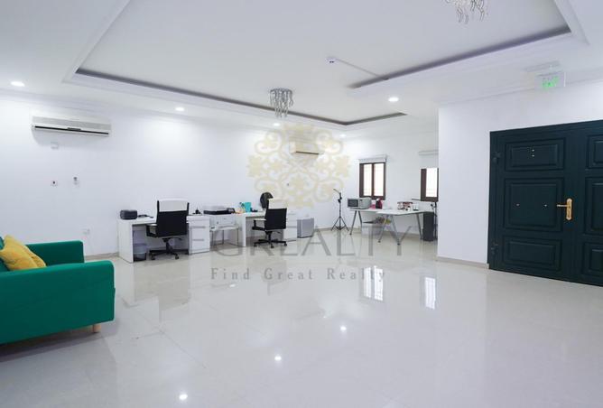 652709 - Property Image 2