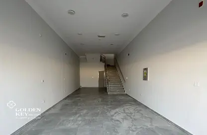 Shop - Studio for rent in Al Munithir Bin Amr Street - Madinat Khalifa - Doha