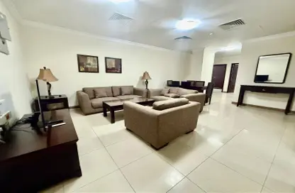 Apartment - 2 Bedrooms - 2 Bathrooms for rent in Al Muntazah Street - Al Muntazah - Doha