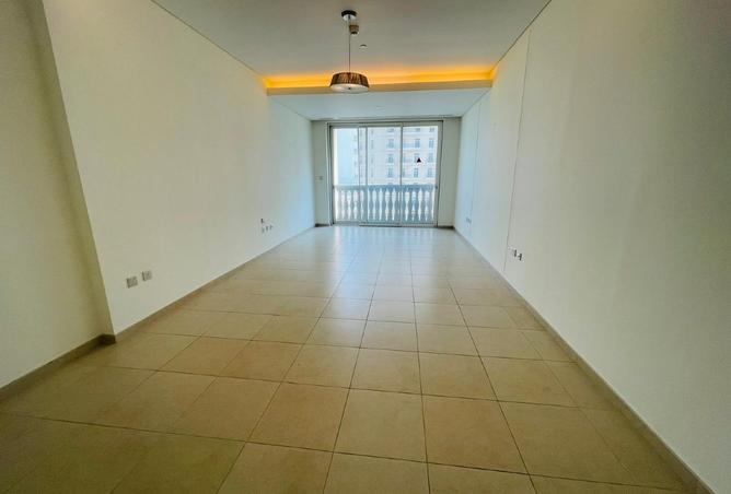 982115 - Property Image 2