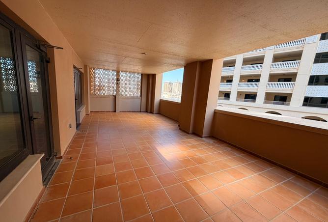 950193 - Property Image 3