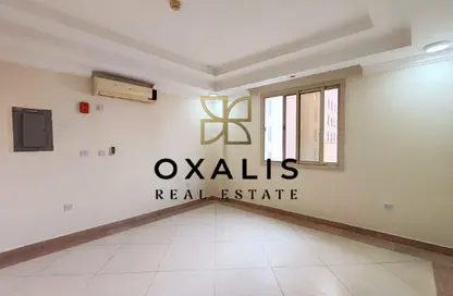 Apartment - 2 Bedrooms - 2 Bathrooms for rent in Al Sadd Road - Al Sadd - Doha