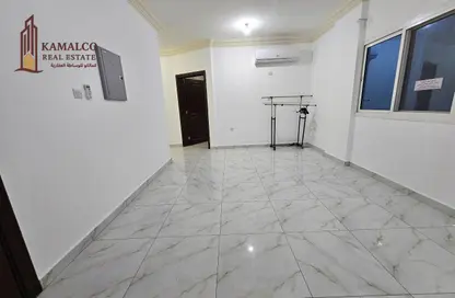 Apartment - 3 Bedrooms - 3 Bathrooms for rent in Al Mansoura - Al Mansoura - Doha