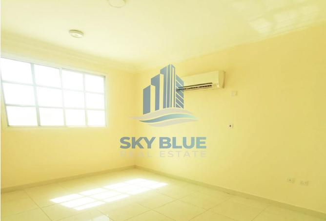 908300 - Property Image 3