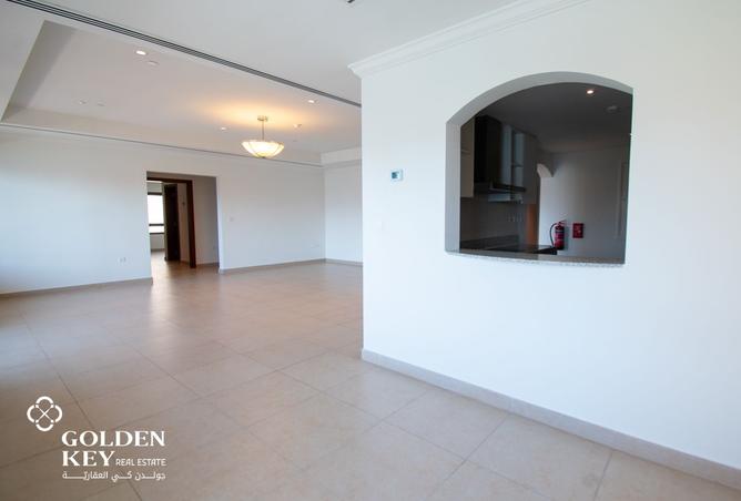 985405 - Property Image 3