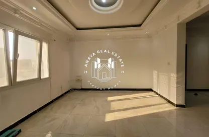 فيلا - 2 غرف نوم - 1 حمام للايجار في شارع ام السنيم - عين خالد - الدوحة