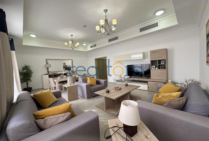 987494 - Property Image 2