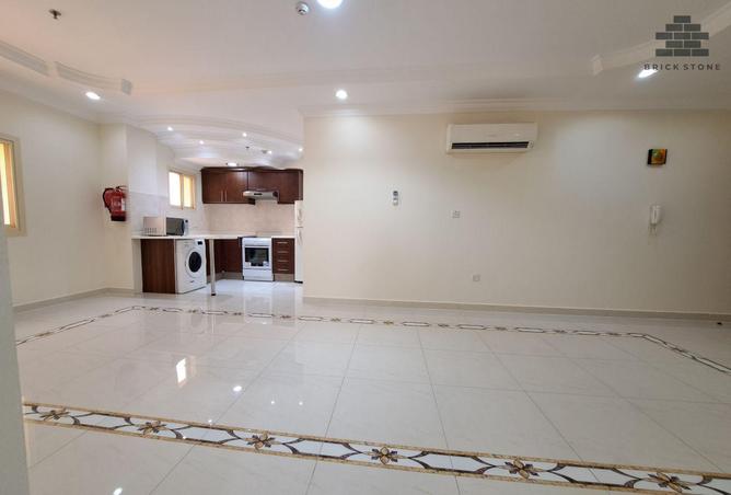 904648 - Property Image 2