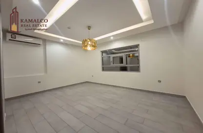 Apartment - 2 Bedrooms - 3 Bathrooms for rent in Al Nasr Street - Al Nasr - Doha