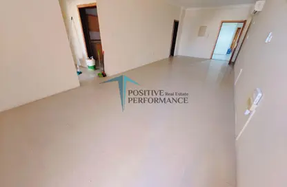 Apartment - 2 Bedrooms - 2 Bathrooms for rent in Al Nasr Street - Al Nasr - Doha