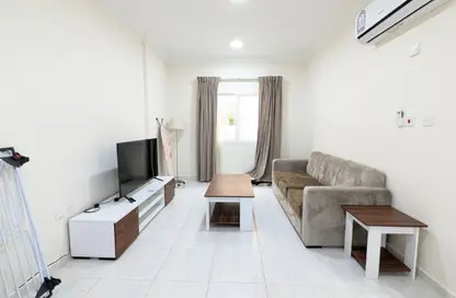 Apartment - 1 Bedroom - 1 Bathroom for rent in Umm Ghwailina Comm - Umm Ghuwalina - Umm Ghuwailina - Doha