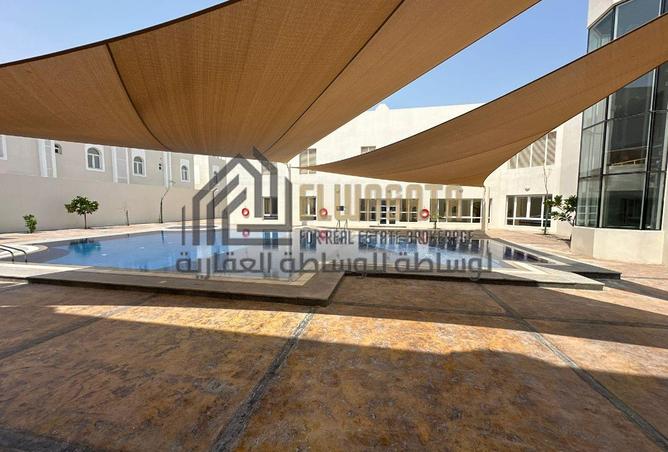 930925 - Property Image 2