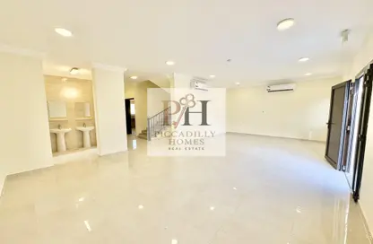 فيلا - 6 غرف نوم - 5 حمامات للايجار في العب - الخيصة - أم صلال محمد